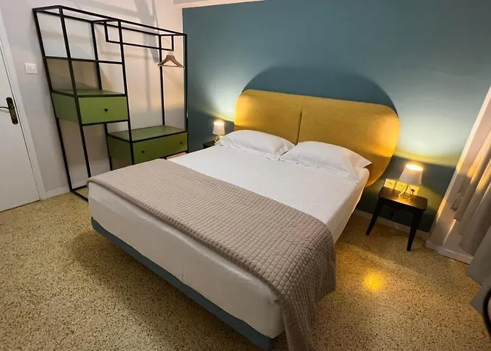 Crown Syntagma Apartment