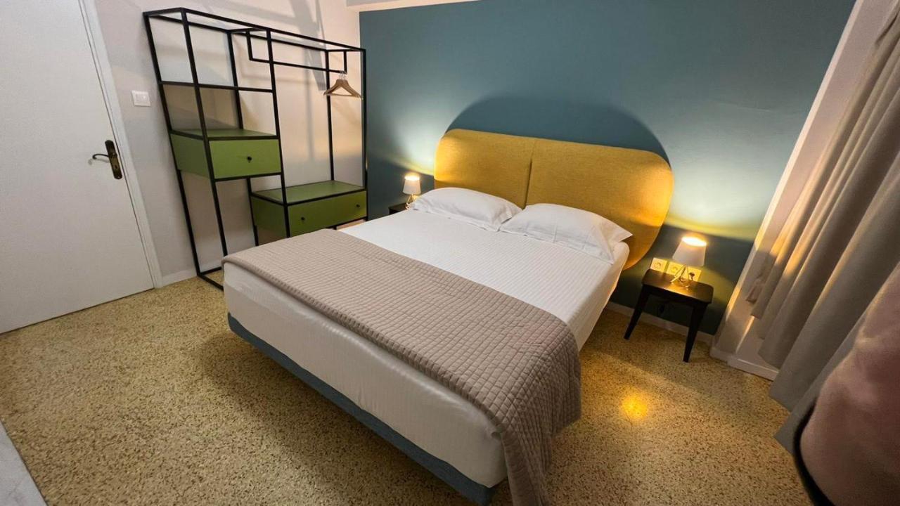 Crown Syntagma Appartement *